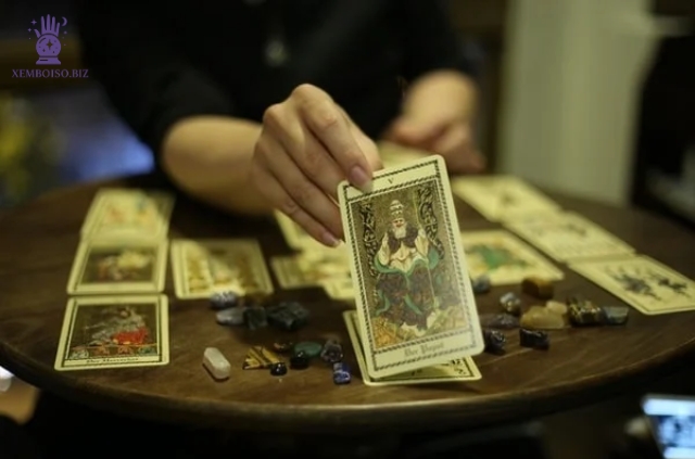 Bài Tarot là một trong những hình thức xem bói được giới trẻ ưa thích nhẩt