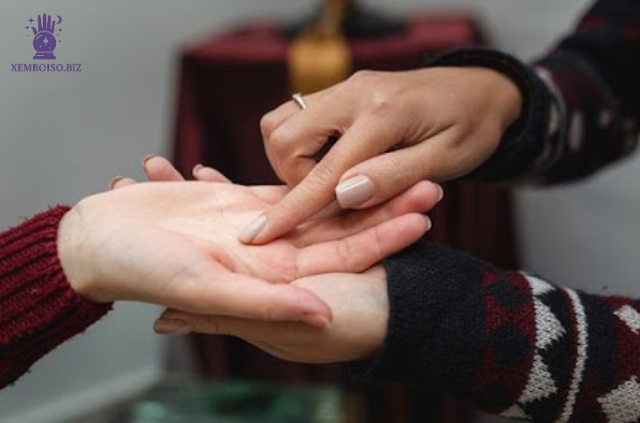 Bói tay là một phương pháp cổ xưa những vẫn được nhiều người tin tưởng