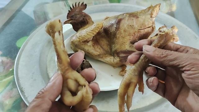 Giải Mã Các Dấu Hiệu Thường Gặp Trên Chân Gà
